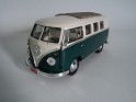 1:18 - Road Signature - Volkswagen - Microbus - 1962 - Green & White - Calle - 1